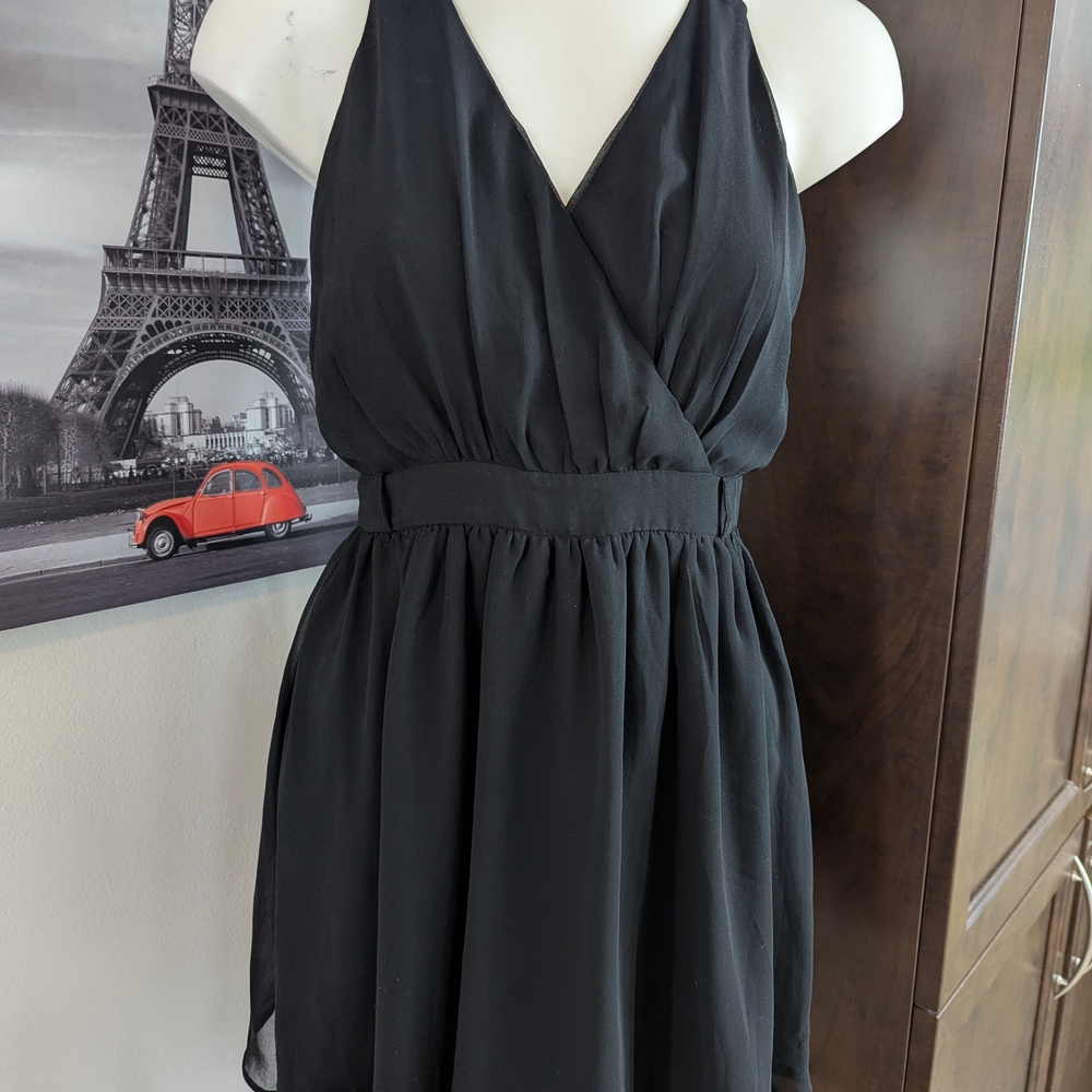 Elegant Black Sleeveless Dress